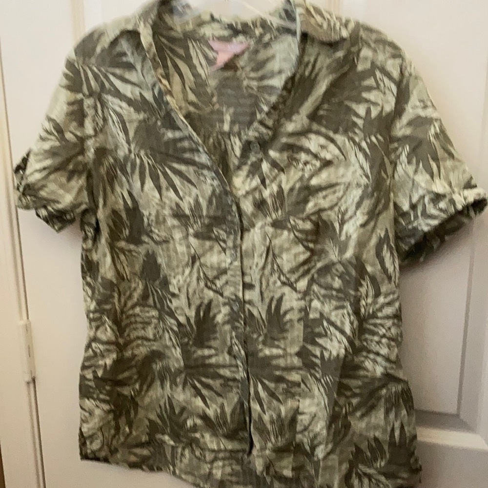 FINAL MARKDOWN Ladies white stag blouse medium